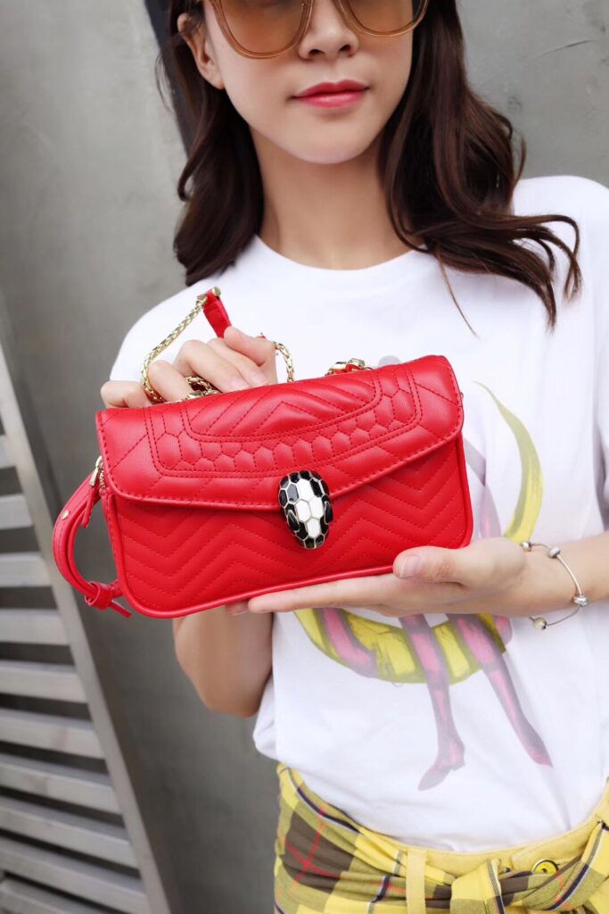 BVLGARI 宝格丽 Serpenti 绗缝小羊皮三用胸包19cm 单肩包斜挎包多色 – Image 10 BVLGARI 宝格丽 Serpenti 绗缝小羊皮三用胸包19cm 单肩包斜挎包多色 – Image 10