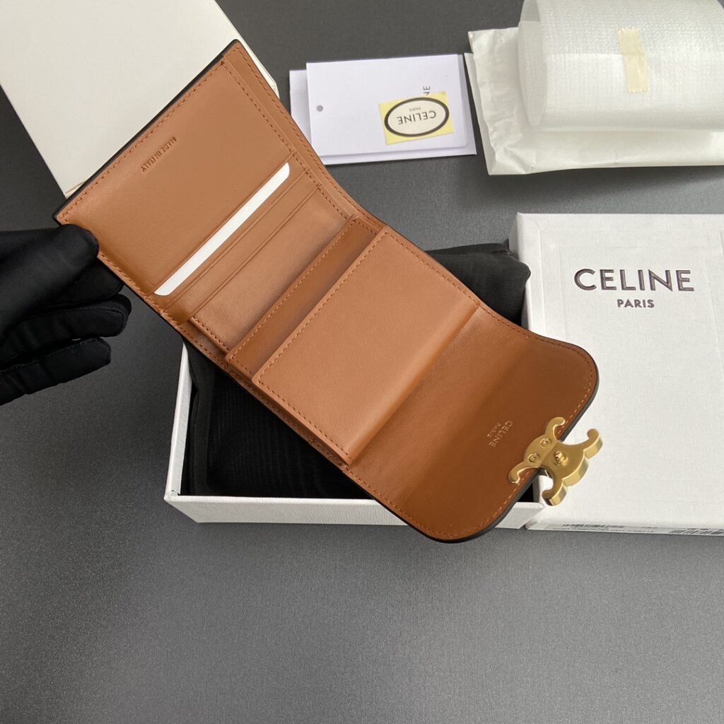 CELINE 赛琳 TRIOMPHE 凯旋门老花短款三折钱包10.5cm – Image 10 CELINE 赛琳 TRIOMPHE 凯旋门老花短款三折钱包10.5cm – Image 10
