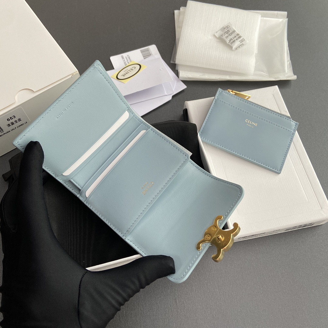 赛琳 CELINE 凯旋门亮泽牛皮短款钱包 TRIOMPHE 冰川蓝/卵石 5色迷你皮夹 – Image 12 赛琳 CELINE 凯旋门亮泽牛皮短款钱包 TRIOMPHE 冰川蓝/卵石 5色迷你皮夹 – Image 12