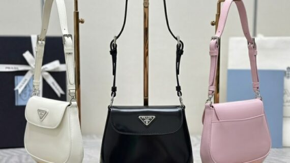 普拉达 Prada Cleo 迷你号单肩包 1BH188 高端拉丝皮革弧形包腋下包 普拉达 Prada Cleo 迷你号单肩包 1BH188 高端拉丝皮革弧形包腋下包