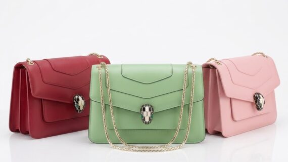 宝格丽 BVLGARI 蛇头翻盖包 25cm Serpenti Forever 多色细腻小牛皮 宝格丽 BVLGARI 蛇头翻盖包 25cm Serpenti Forever 多色细腻小牛皮