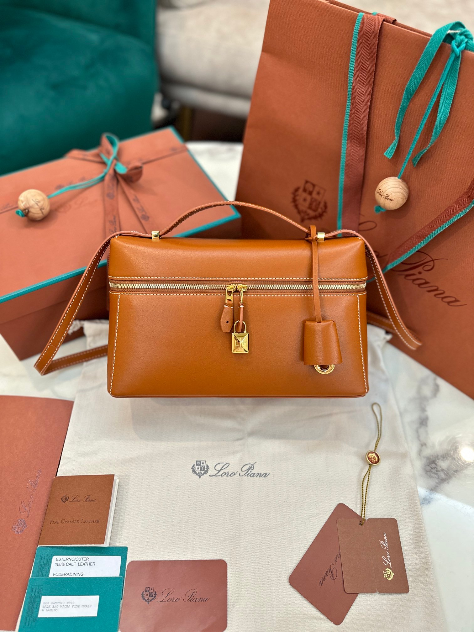 28-68.jpeg Loro Piana 诺悠翩雅 Extra Bag 27优质小牛皮手袋 配钢制五金 手提斜挎包 4色 - 图片 14