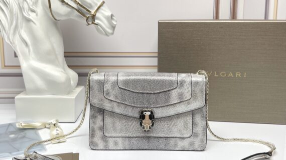 BVLGARI 宝格丽 Serpenti系列蛇头包 蟒蛇皮单肩斜挎包 珍珠纹银灰色 22cm BVLGARI 宝格丽 Serpenti系列蛇头包 蟒蛇皮单肩斜挎包 珍珠纹银灰色 22cm