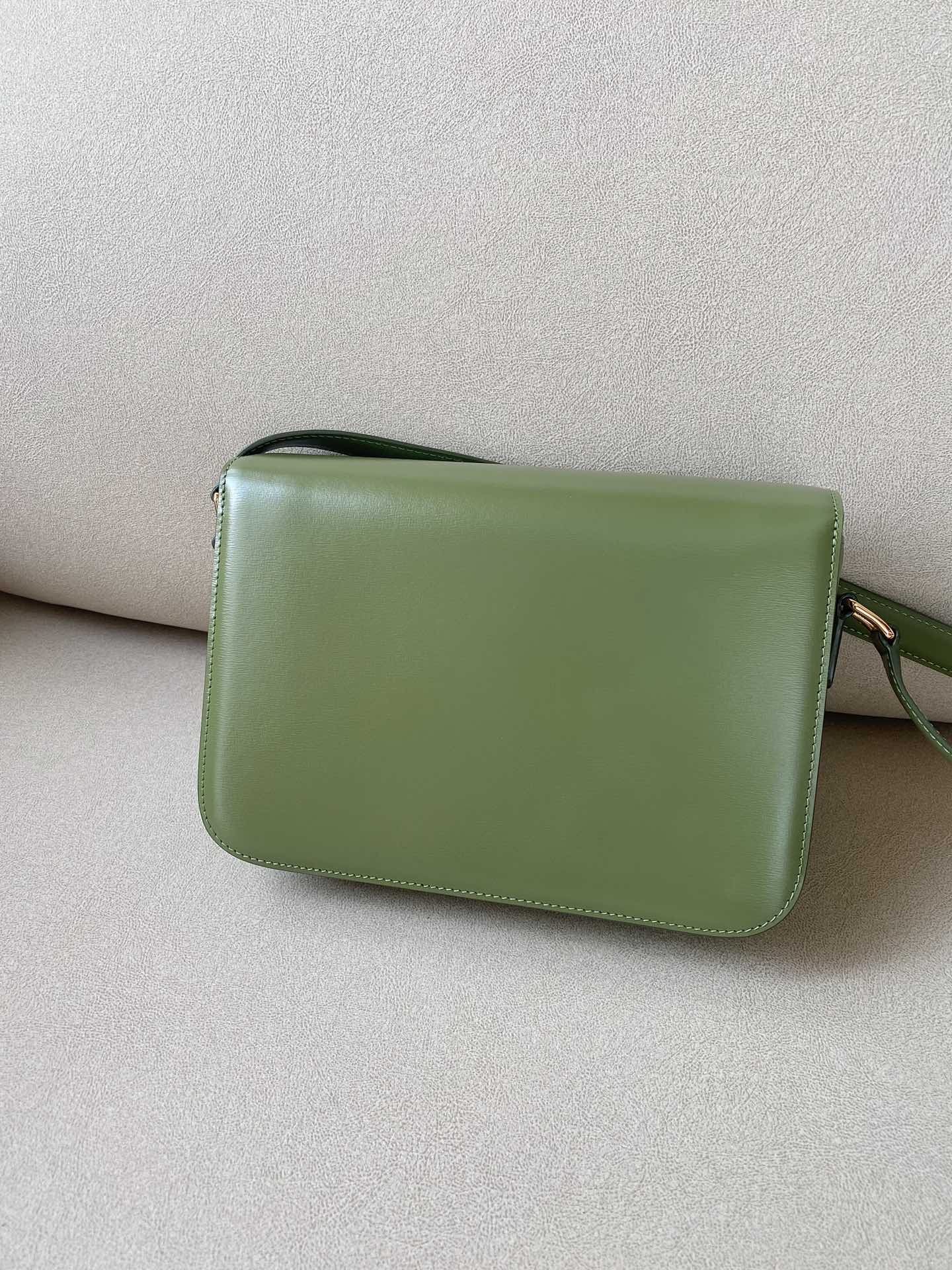 赛琳凯旋门包 Celine Triomphe 中号亮泽小牛皮肩背包 5色可选 法式复古 – Image 13 赛琳凯旋门包 Celine Triomphe 中号亮泽小牛皮肩背包 5色可选 法式复古 – Image 13