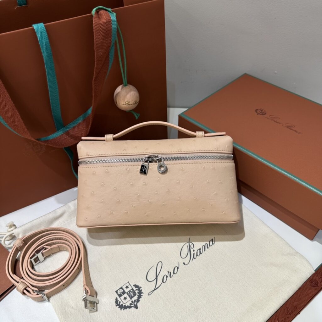 诺悠翩雅 Loro Piana Extra Pocket L19 鸵鸟纹包包 顶级老钱风手提斜挎包 6色 – Image 8 诺悠翩雅 Loro Piana Extra Pocket L19 鸵鸟纹包包 顶级老钱风手提斜挎包 6色 – Image 8