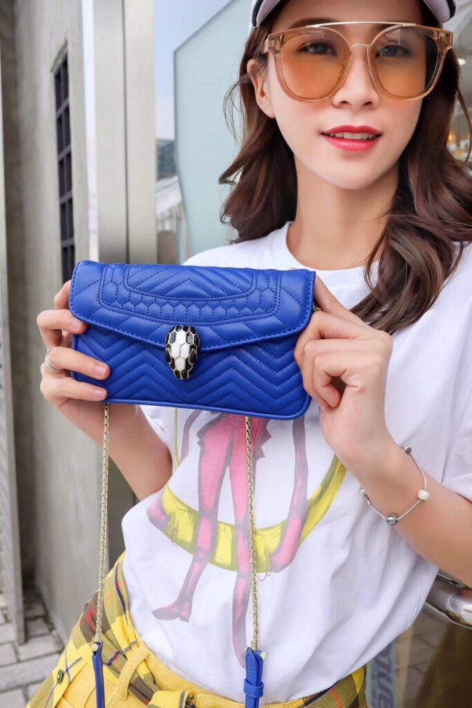BVLGARI 宝格丽 Serpenti 绗缝小羊皮三用胸包19cm 单肩包斜挎包多色 – Image 12 BVLGARI 宝格丽 Serpenti 绗缝小羊皮三用胸包19cm 单肩包斜挎包多色 – Image 12