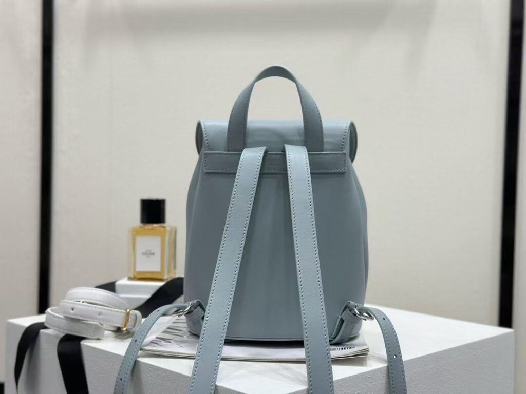 Celine 赛琳 Triomphe 凯旋门系列 冰川蓝亮面小牛皮女士双肩包 迷你背包 – Image 3 Celine 赛琳 Triomphe 凯旋门系列 冰川蓝亮面小牛皮女士双肩包 迷你背包 – Image 3