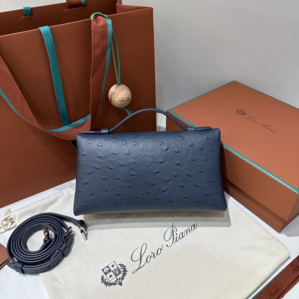 诺悠翩雅 Loro Piana Extra Pocket L19 鸵鸟纹包包 顶级老钱风手提斜挎包 6色 – Image 3 诺悠翩雅 Loro Piana Extra Pocket L19 鸵鸟纹包包 顶级老钱风手提斜挎包 6色 – Image 3