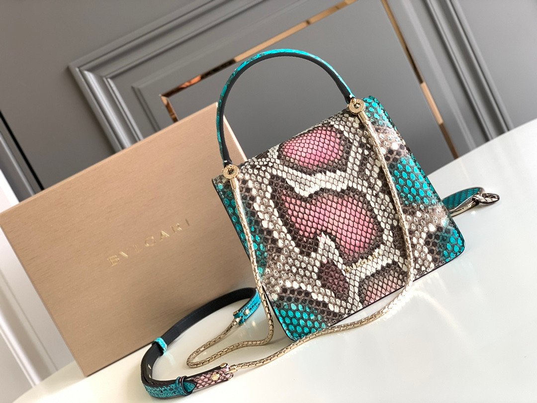 3-183.jpeg BVLGARI 宝格丽 Serpenti Forever 奢华蟒蛇皮手袋 18cm 独家多色珍稀皮革单肩包 蛇头搭扣 - 图片 4