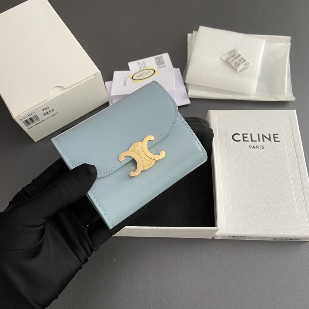 赛琳 CELINE 凯旋门短款钱包9.5cm 6款配色 经典Triomphe系列 – Image 10 赛琳 CELINE 凯旋门短款钱包9.5cm 6款配色 经典Triomphe系列 – Image 10