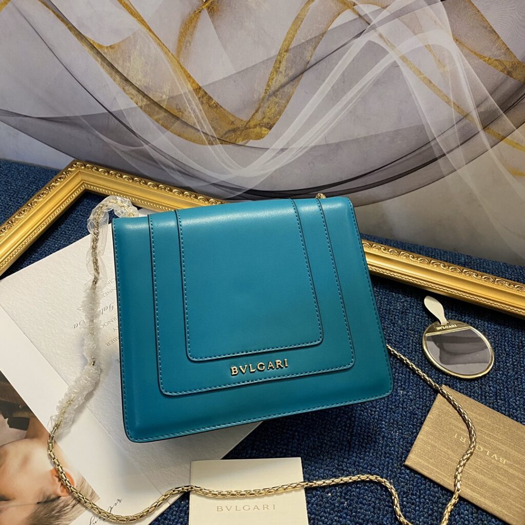 宝格丽 BVLGARI Serpenti 蛇头包 20cm小号单链条单肩斜挎包 进口牛皮6色 – Image 14 宝格丽 BVLGARI Serpenti 蛇头包 20cm小号单链条单肩斜挎包 进口牛皮6色 – Image 14