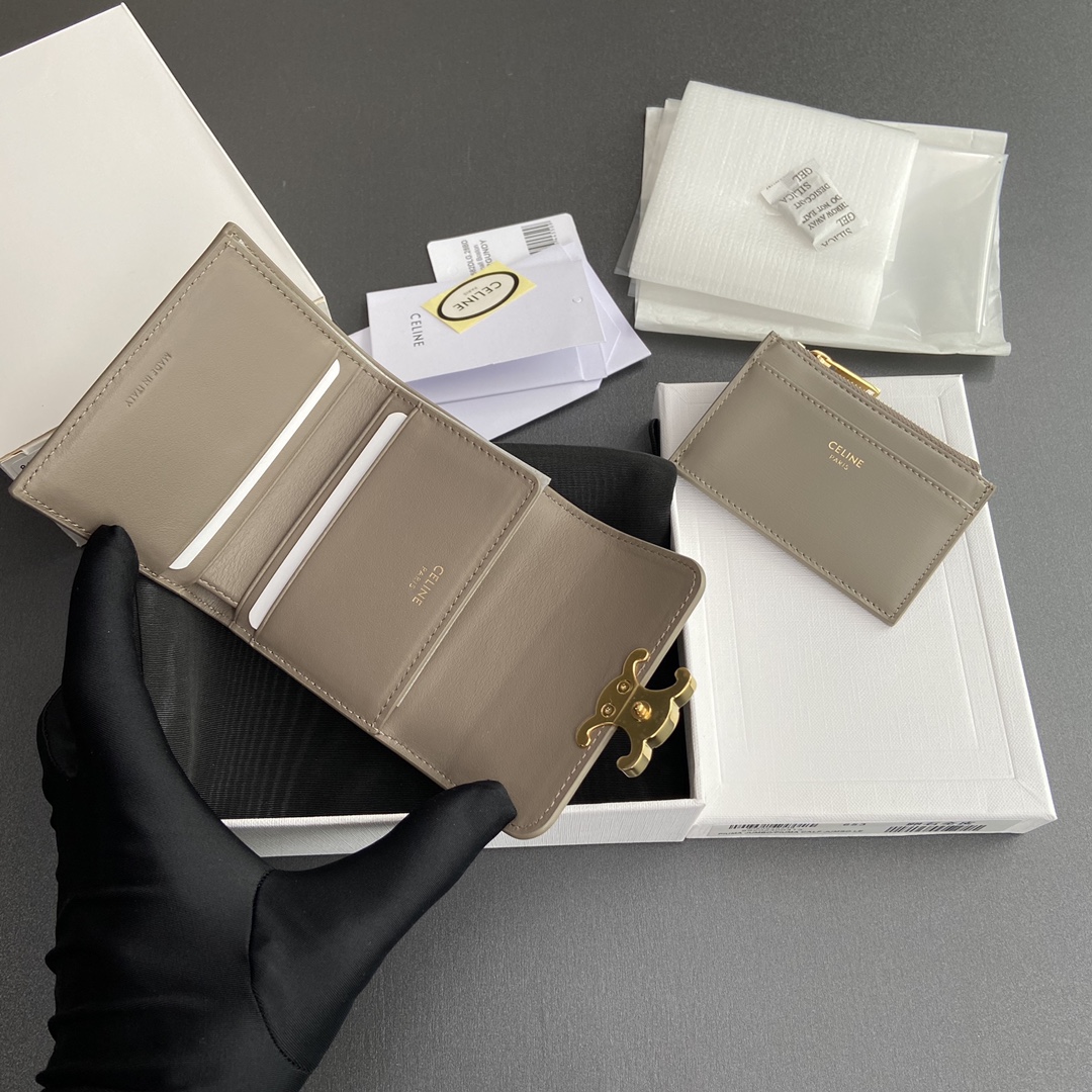 赛琳 CELINE 凯旋门亮泽牛皮短款钱包 TRIOMPHE 冰川蓝/卵石 5色迷你皮夹 – Image 14 赛琳 CELINE 凯旋门亮泽牛皮短款钱包 TRIOMPHE 冰川蓝/卵石 5色迷你皮夹 – Image 14