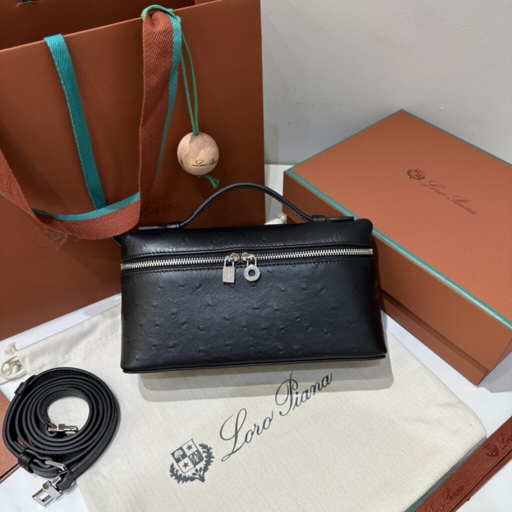 诺悠翩雅 Loro Piana Extra Pocket L19 鸵鸟纹包包 顶级老钱风手提斜挎包 6色 – Image 10 诺悠翩雅 Loro Piana Extra Pocket L19 鸵鸟纹包包 顶级老钱风手提斜挎包 6色 – Image 10