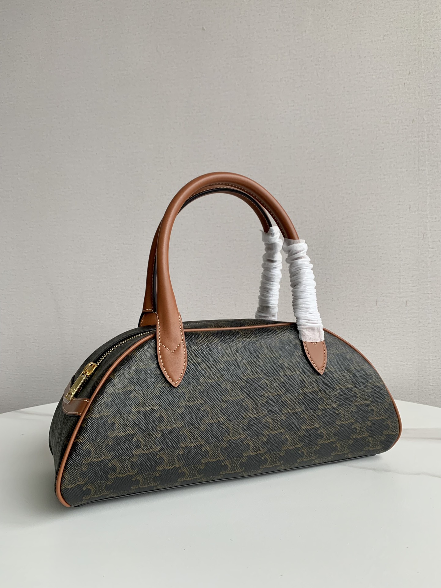 赛琳 Celine TECKEL 中号凯旋门印花牛皮手袋 复古腊肠包 – Image 4 赛琳 Celine TECKEL 中号凯旋门印花牛皮手袋 复古腊肠包 – Image 4