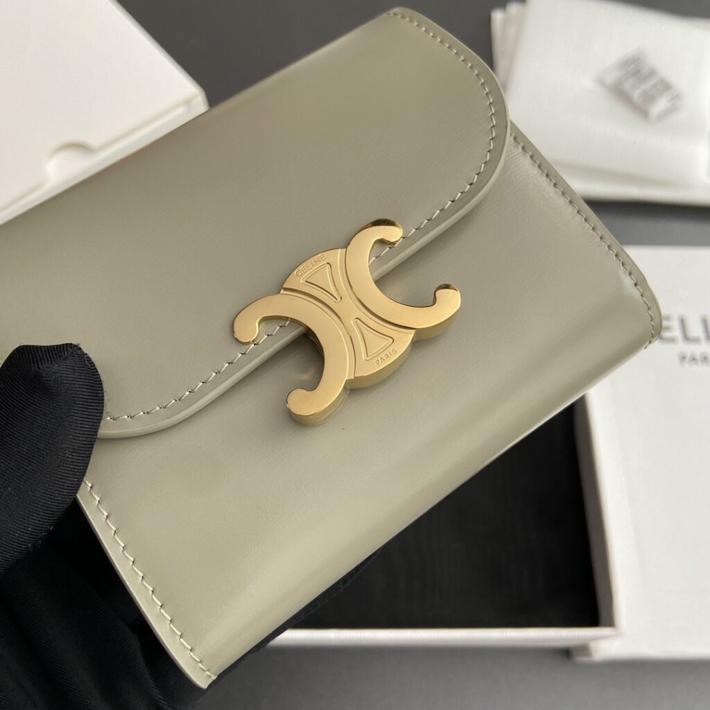 赛琳 CELINE 凯旋门短款钱包9.5cm 6款配色 经典Triomphe系列 – Image 3 赛琳 CELINE 凯旋门短款钱包9.5cm 6款配色 经典Triomphe系列 – Image 3