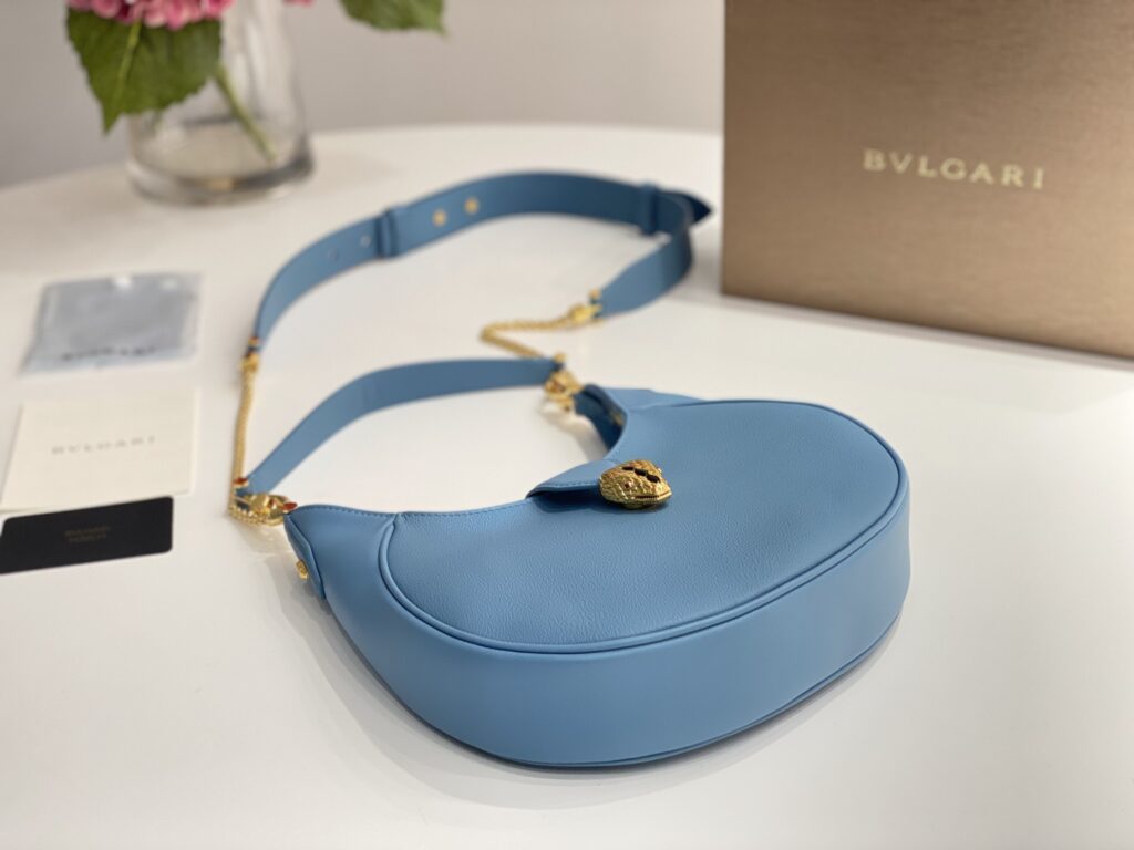 BVLGARI 宝格丽 SERPENTI ELLIPSE系列大号新月斜挎包 经典蛇头时尚单肩手提女包 4色可选 – Image 4 BVLGARI 宝格丽 SERPENTI ELLIPSE系列大号新月斜挎包 经典蛇头时尚单肩手提女包 4色可选 – Image 4