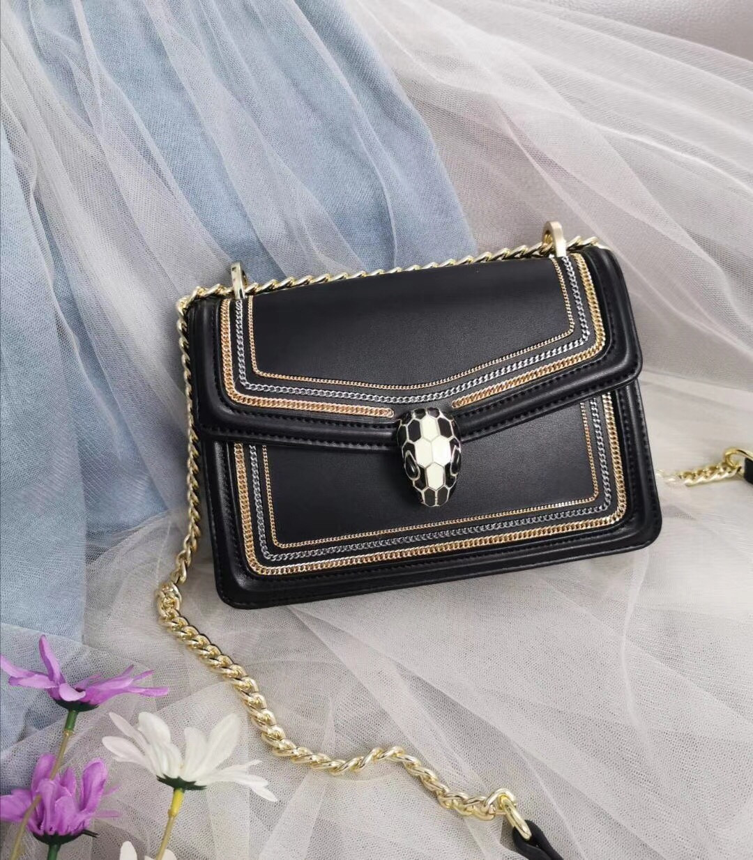 宝格丽 Serpenti 系列全牛皮单肩斜跨包20cm 奢华珐琅蛇头搭扣小号女包水膜油边 8色 – Image 5 宝格丽 Serpenti 系列全牛皮单肩斜跨包20cm 奢华珐琅蛇头搭扣小号女包水膜油边 8色 – Image 5