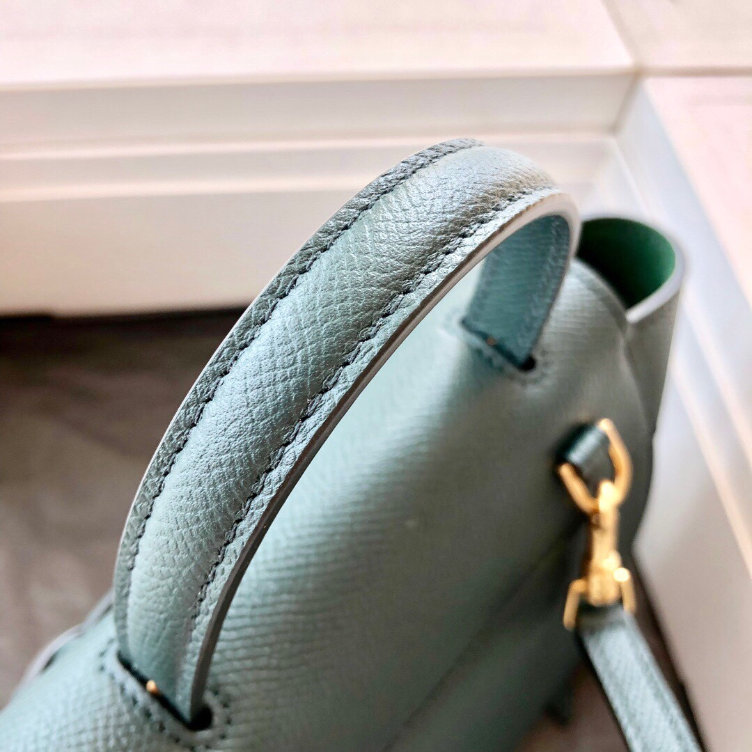赛琳 CELINE 粒面牛皮鲶鱼包 BELT PICO 5色可选 2种尺寸斜挎包 21cm/15cm – Image 5 赛琳 CELINE 粒面牛皮鲶鱼包 BELT PICO 5色可选 2种尺寸斜挎包 21cm/15cm – Image 5