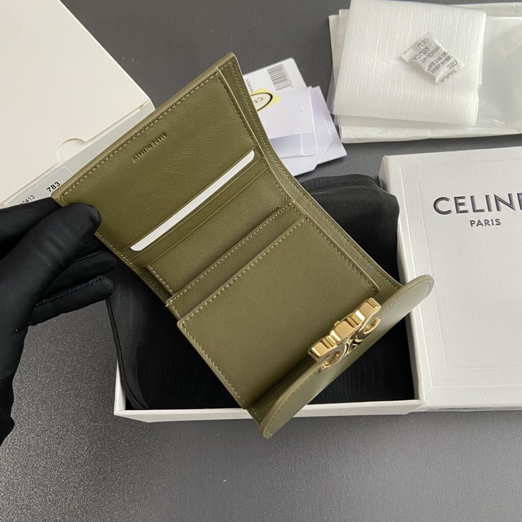赛琳 CELINE 凯旋门短款钱包9.5cm 6款配色 经典Triomphe系列 – Image 14 赛琳 CELINE 凯旋门短款钱包9.5cm 6款配色 经典Triomphe系列 – Image 14