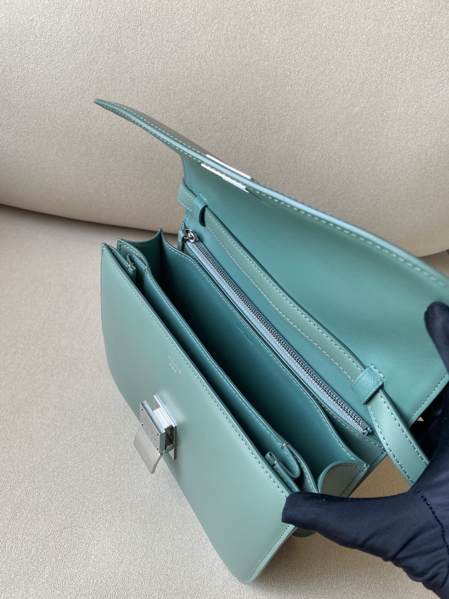 Celine 赛琳中号豆腐包 24cm Classic Box 细横纹小牛皮单肩斜挎包 6色可选 – Image 14 Celine 赛琳中号豆腐包 24cm Classic Box 细横纹小牛皮单肩斜挎包 6色可选 – Image 14