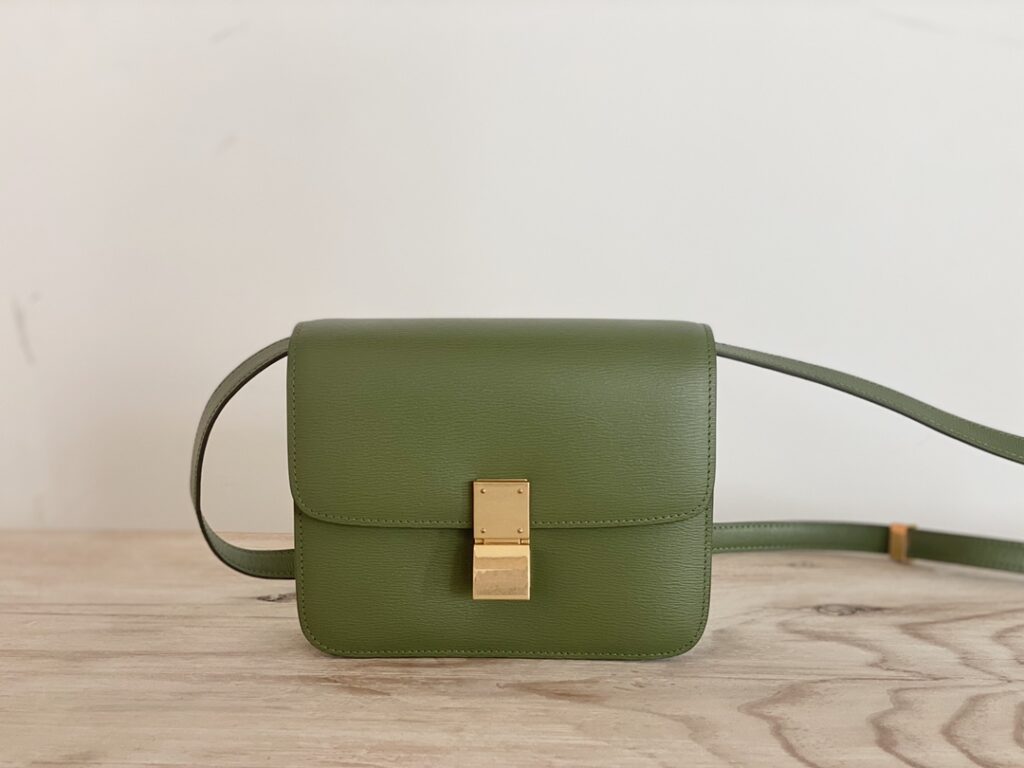 赛琳 Celine 小号豆腐包 18.5cm 抛光和水波纹小牛皮 Box Teen 8款配色斜挎包 – Image 13 赛琳 Celine 小号豆腐包 18.5cm 抛光和水波纹小牛皮 Box Teen 8款配色斜挎包 – Image 13