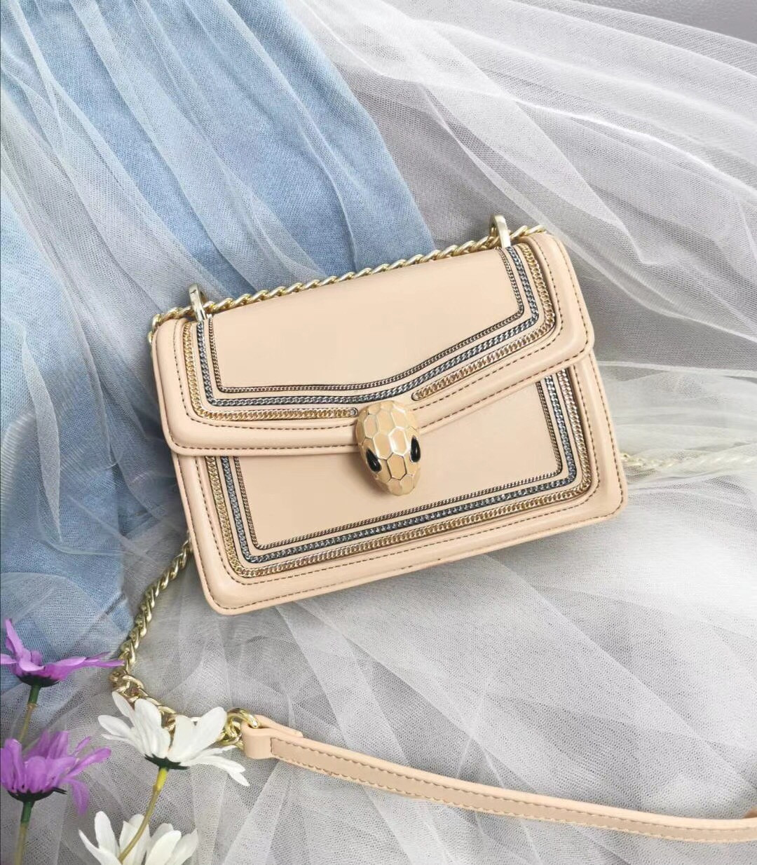 宝格丽 Serpenti 系列全牛皮单肩斜跨包20cm 奢华珐琅蛇头搭扣小号女包水膜油边 8色 – Image 6 宝格丽 Serpenti 系列全牛皮单肩斜跨包20cm 奢华珐琅蛇头搭扣小号女包水膜油边 8色 – Image 6