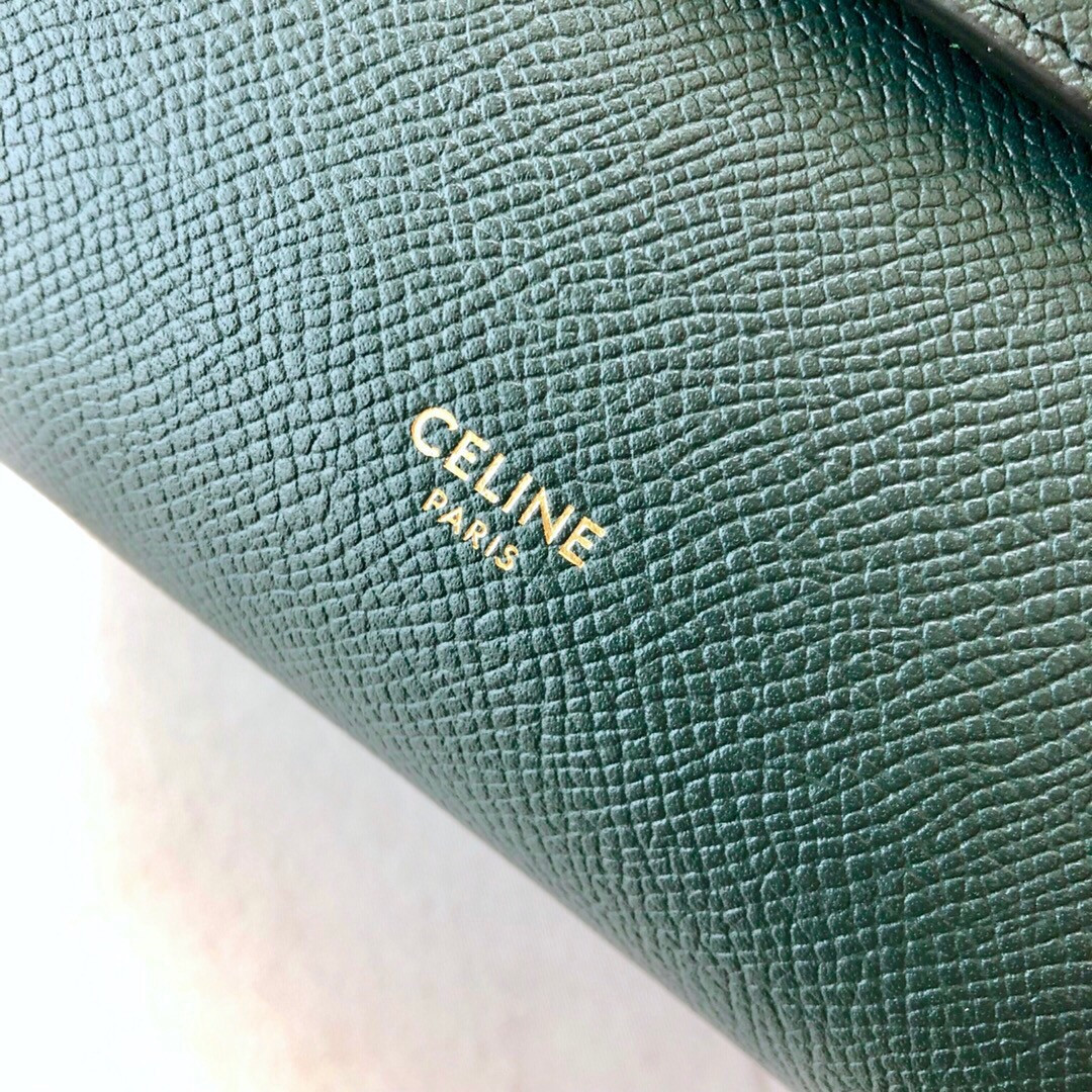 赛琳 CELINE 粒面牛皮鲶鱼包 BELT PICO 5色可选 2种尺寸斜挎包 21cm/15cm – Image 6 赛琳 CELINE 粒面牛皮鲶鱼包 BELT PICO 5色可选 2种尺寸斜挎包 21cm/15cm – Image 6