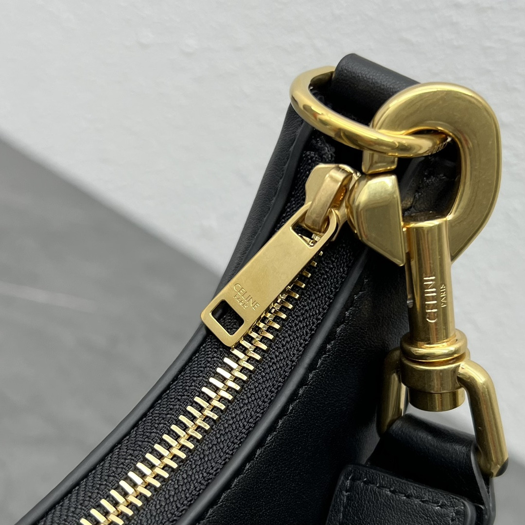 CELINE 赛琳 经典腋下包25cm AVA STRAP 黑色小牛皮新月包 可调节肩带 – Image 6 CELINE 赛琳 经典腋下包25cm AVA STRAP 黑色小牛皮新月包 可调节肩带 – Image 6