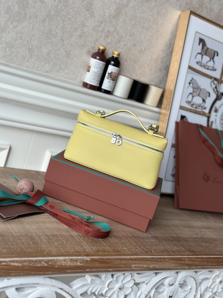 Loro Piana 诺悠翩雅 Extra Pocket L19 饭盒包 可斜挎肩背手提包 全颜色可选 – Image 11 Loro Piana 诺悠翩雅 Extra Pocket L19 饭盒包 可斜挎肩背手提包 全颜色可选 – Image 11