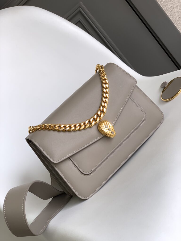 BVLGARI 宝格丽 Serpenti Forever 蛇头包小羊皮单肩斜挎包女包 4色25cm 粗链条琴谱包 – Image 14 BVLGARI 宝格丽 Serpenti Forever 蛇头包小羊皮单肩斜挎包女包 4色25cm 粗链条琴谱包 – Image 14