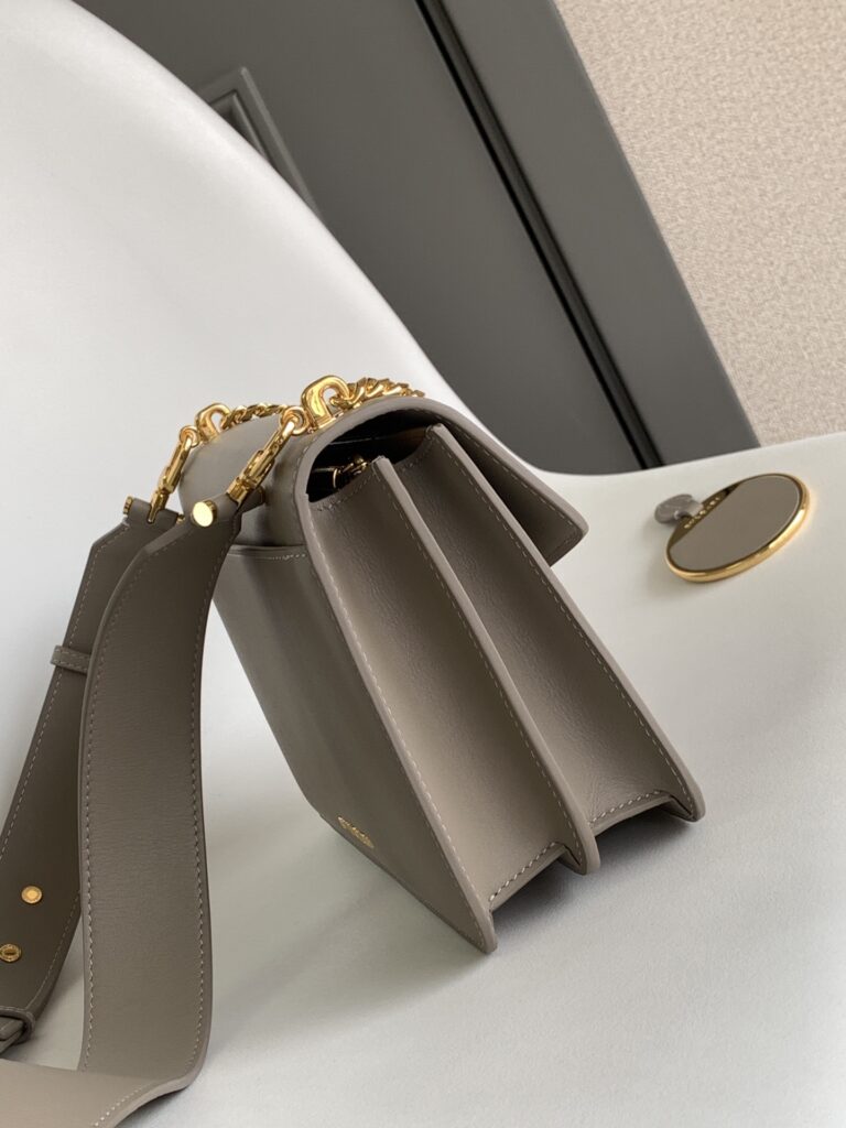 BVLGARI 宝格丽 Serpenti Forever 蛇头包小羊皮单肩斜挎包女包 4色25cm 粗链条琴谱包 – Image 15 BVLGARI 宝格丽 Serpenti Forever 蛇头包小羊皮单肩斜挎包女包 4色25cm 粗链条琴谱包 – Image 15
