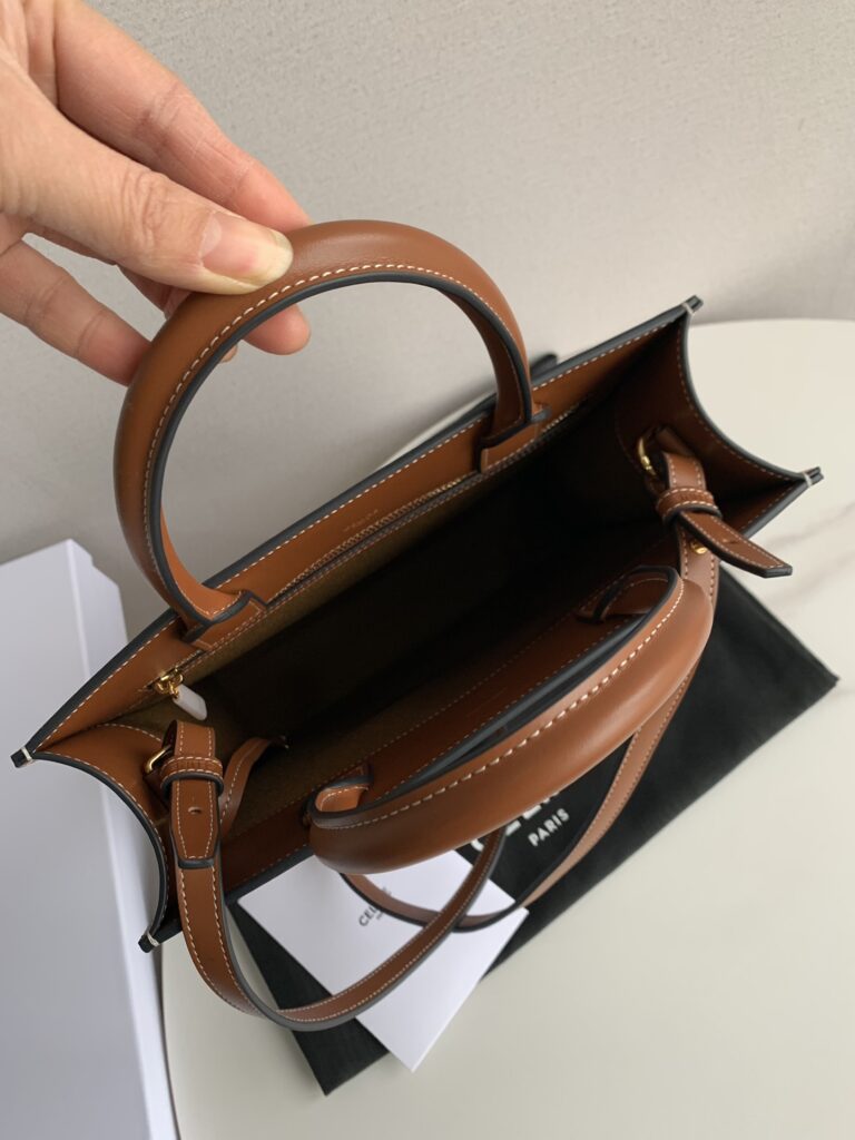Celine 赛琳 凯旋门提花刺绣琴谱包 Vertical Cabas 小号迷你托特包 – Image 7 Celine 赛琳 凯旋门提花刺绣琴谱包 Vertical Cabas 小号迷你托特包 – Image 7