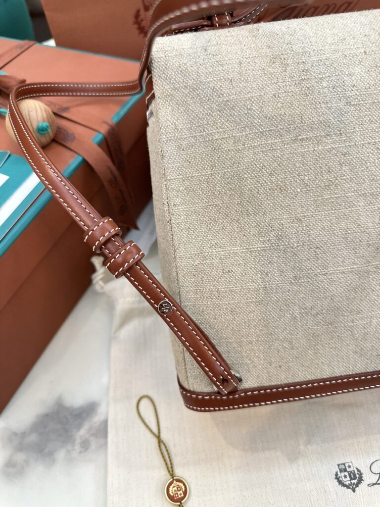 诺悠翩雅 Loro Piana Extra Pocket 亚麻帆布双肩包 21x23x8cm 背包 – Image 7 诺悠翩雅 Loro Piana Extra Pocket 亚麻帆布双肩包 21x23x8cm 背包 – Image 7