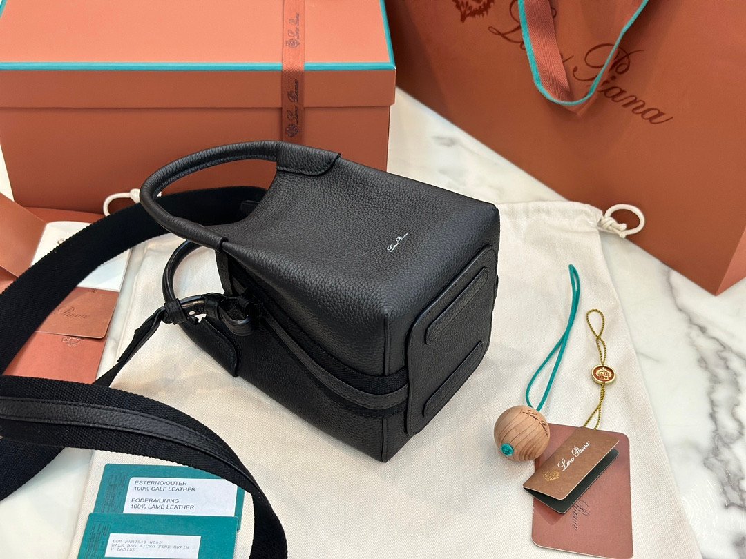 7-160.jpeg Loro Piana 诺悠翩雅 Bale 迷你水桶包16x23cm 粒面小牛皮肩背与斜挎手袋 - 图片 3