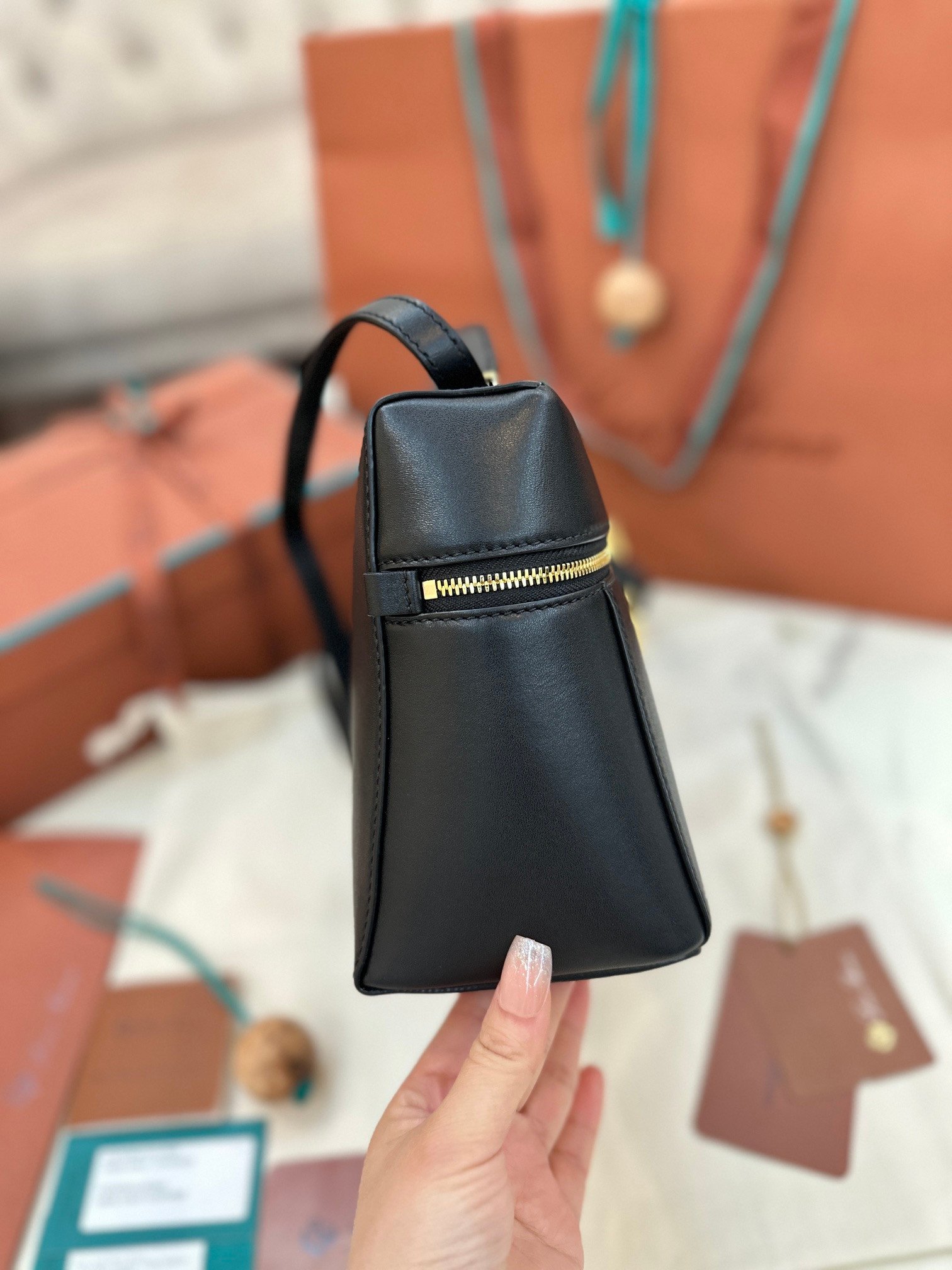 7-164.jpeg Loro Piana 诺悠翩雅 Extra Bag 27优质小牛皮手袋 配钢制五金 手提斜挎包 4色 - 图片 7