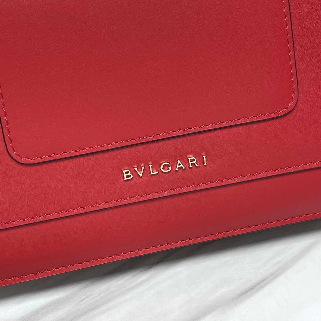 7-176.jpeg BVLGARI 宝格丽 Serpenti Forever 小牛皮斜挎包22.5cm 蛇头珐琅扣链条单肩包 4色可选 - 图片 8