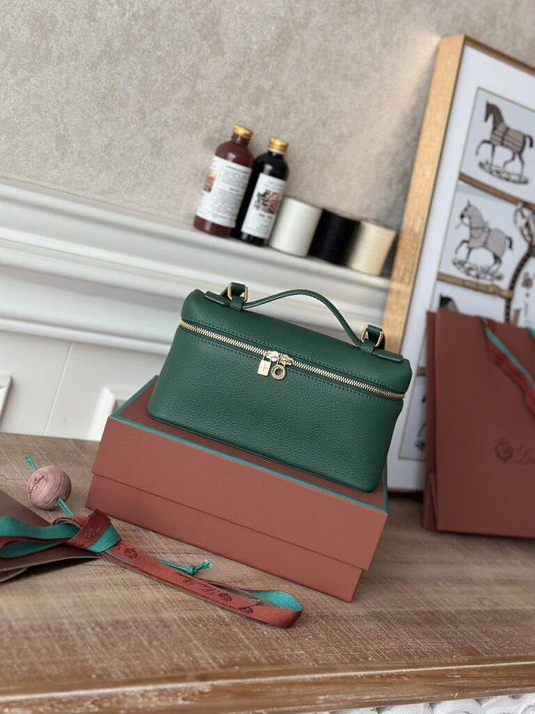 Loro Piana 诺悠翩雅 Extra Pocket L19 饭盒包 可斜挎肩背手提包 全颜色可选 – Image 12 Loro Piana 诺悠翩雅 Extra Pocket L19 饭盒包 可斜挎肩背手提包 全颜色可选 – Image 12