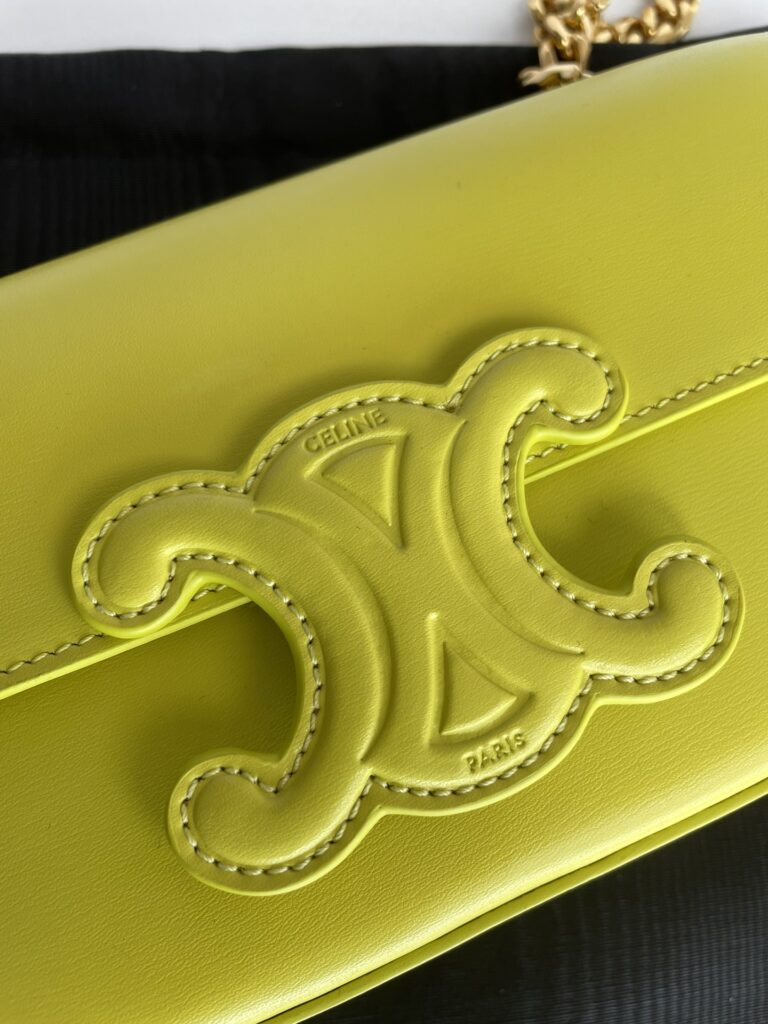 赛琳 Celine TRIOMPHE 凯旋门标志皮革链条腋下包 柠檬黄单肩包20.5cm – Image 8 赛琳 Celine TRIOMPHE 凯旋门标志皮革链条腋下包 柠檬黄单肩包20.5cm – Image 8