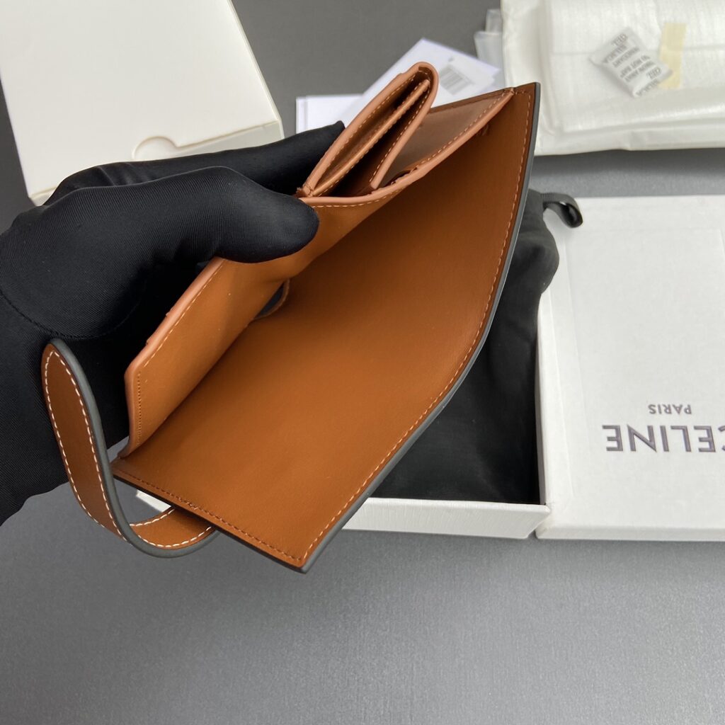 CELINE 赛琳 TRIOMPHE 凯旋门老花短款三折钱包10.5cm – Image 5 CELINE 赛琳 TRIOMPHE 凯旋门老花短款三折钱包10.5cm – Image 5
