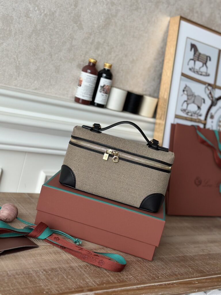 Loro Piana 诺悠翩雅 Extra Pocket L19 饭盒包 可斜挎肩背手提包 全颜色可选 – Image 13 Loro Piana 诺悠翩雅 Extra Pocket L19 饭盒包 可斜挎肩背手提包 全颜色可选 – Image 13