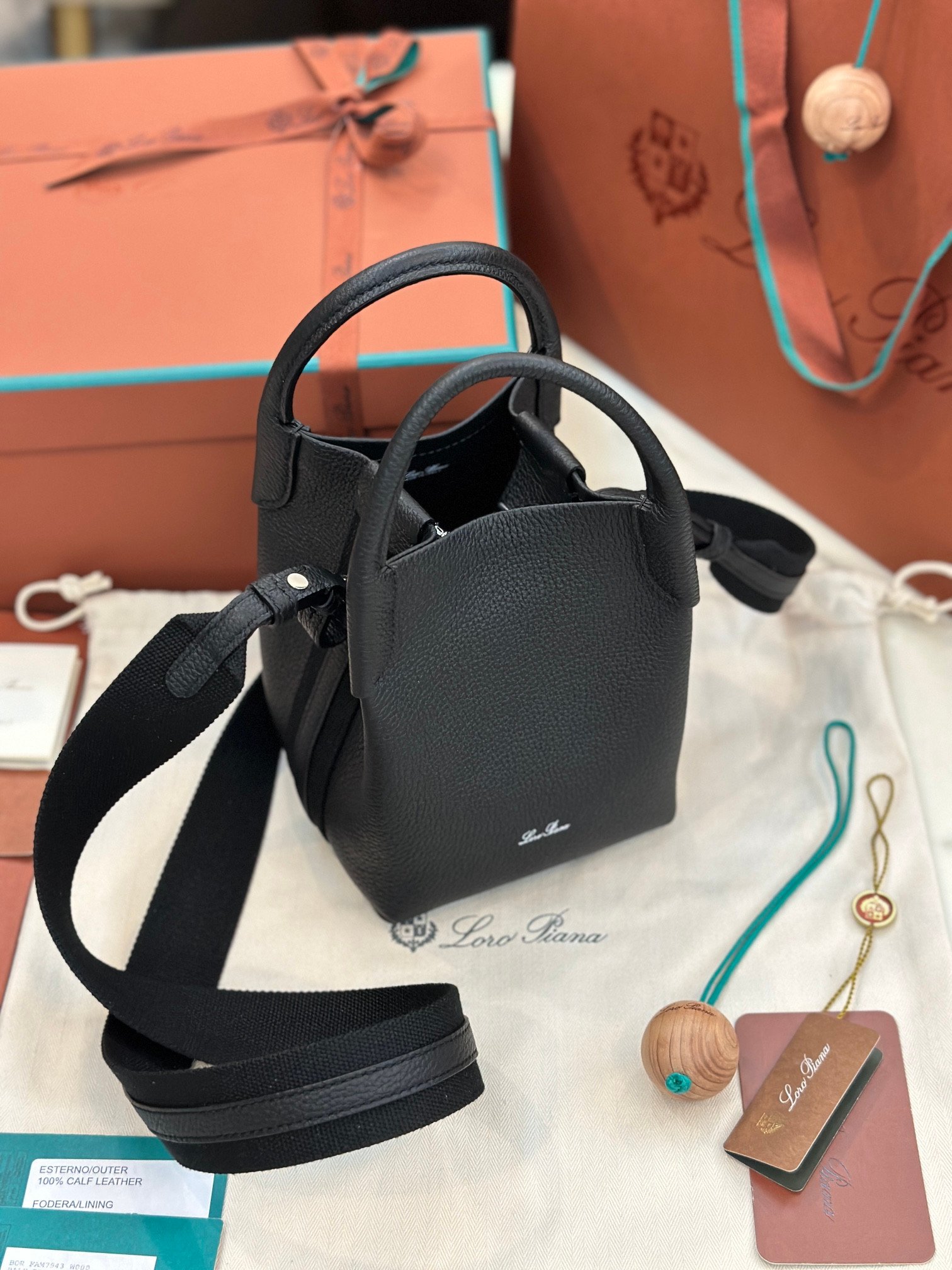 9-157.jpeg Loro Piana 诺悠翩雅 Bale 迷你水桶包16x23cm 粒面小牛皮肩背与斜挎手袋 - 图片 4