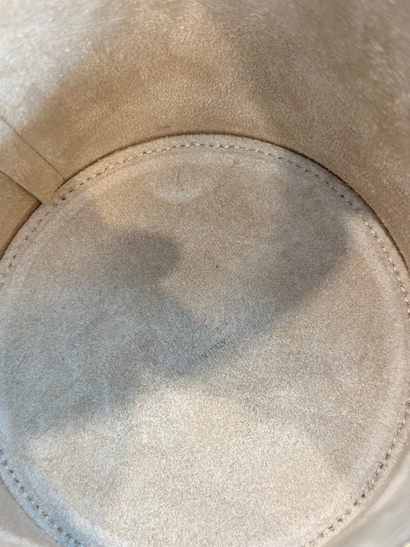 9-158.jpeg Loro Piana 诺悠翩雅 Extracase 水桶包 12x12x16cm 奢华小牛皮手袋 女士设计师款皮革化妆包 - 图片 10