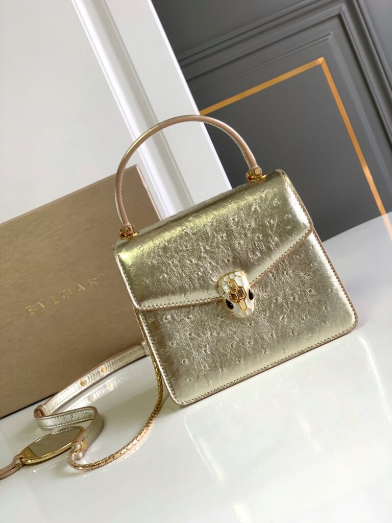 BVLGARI 宝格丽 SERPENTI FOREVER系列蛇头包 浅金/翠绿鸵鸟纹牛皮单肩手提包 3种尺寸 – Image 11 BVLGARI 宝格丽 SERPENTI FOREVER系列蛇头包 浅金/翠绿鸵鸟纹牛皮单肩手提包 3种尺寸 – Image 11
