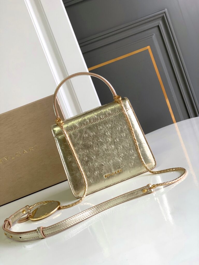 BVLGARI 宝格丽 SERPENTI FOREVER系列蛇头包 浅金/翠绿鸵鸟纹牛皮单肩手提包 3种尺寸 – Image 12 BVLGARI 宝格丽 SERPENTI FOREVER系列蛇头包 浅金/翠绿鸵鸟纹牛皮单肩手提包 3种尺寸 – Image 12