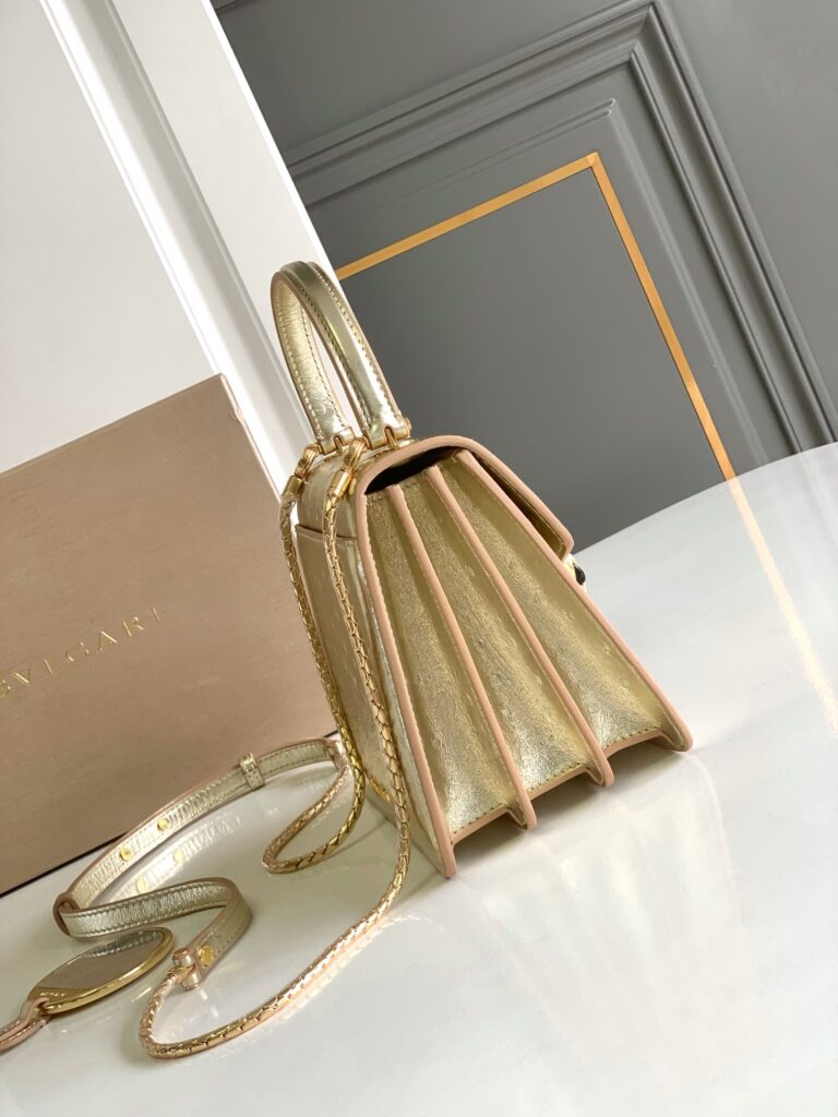 BVLGARI 宝格丽 SERPENTI FOREVER系列蛇头包 浅金/翠绿鸵鸟纹牛皮单肩手提包 3种尺寸 – Image 13 BVLGARI 宝格丽 SERPENTI FOREVER系列蛇头包 浅金/翠绿鸵鸟纹牛皮单肩手提包 3种尺寸 – Image 13