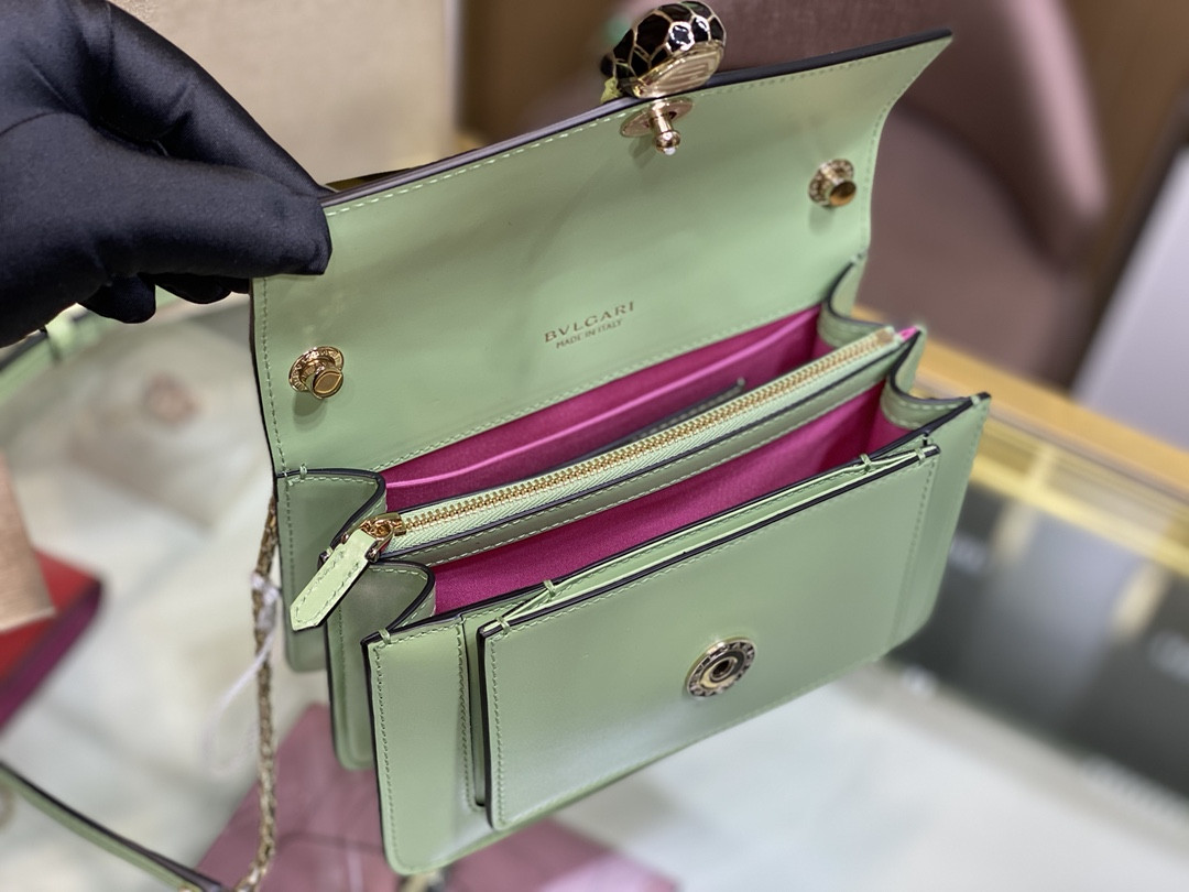 BVLGARI 宝格丽 Serpenti Forever 经典蛇头包 雏菊花托帕石色小牛皮单肩斜挎包19cm – Image 6 BVLGARI 宝格丽 Serpenti Forever 经典蛇头包 雏菊花托帕石色小牛皮单肩斜挎包19cm – Image 6