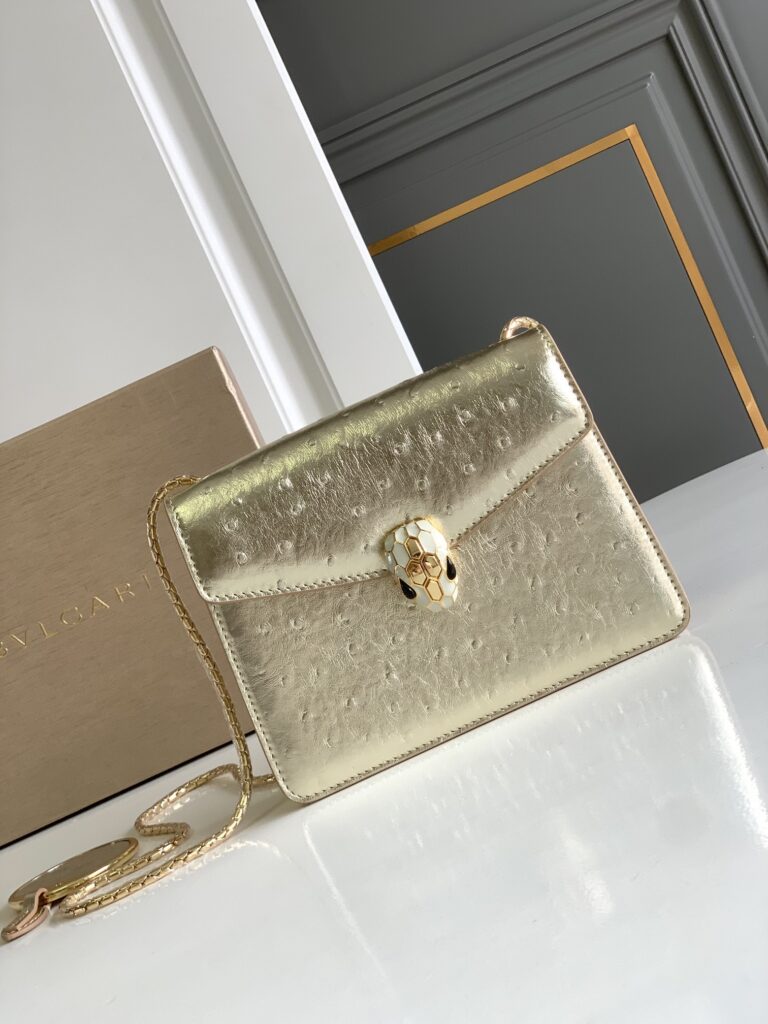 BVLGARI 宝格丽 SERPENTI FOREVER系列蛇头包 浅金/翠绿鸵鸟纹牛皮单肩手提包 3种尺寸 – Image 14 BVLGARI 宝格丽 SERPENTI FOREVER系列蛇头包 浅金/翠绿鸵鸟纹牛皮单肩手提包 3种尺寸 – Image 14