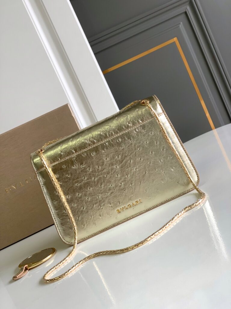 BVLGARI 宝格丽 SERPENTI FOREVER系列蛇头包 浅金/翠绿鸵鸟纹牛皮单肩手提包 3种尺寸 – Image 3 BVLGARI 宝格丽 SERPENTI FOREVER系列蛇头包 浅金/翠绿鸵鸟纹牛皮单肩手提包 3种尺寸 – Image 3