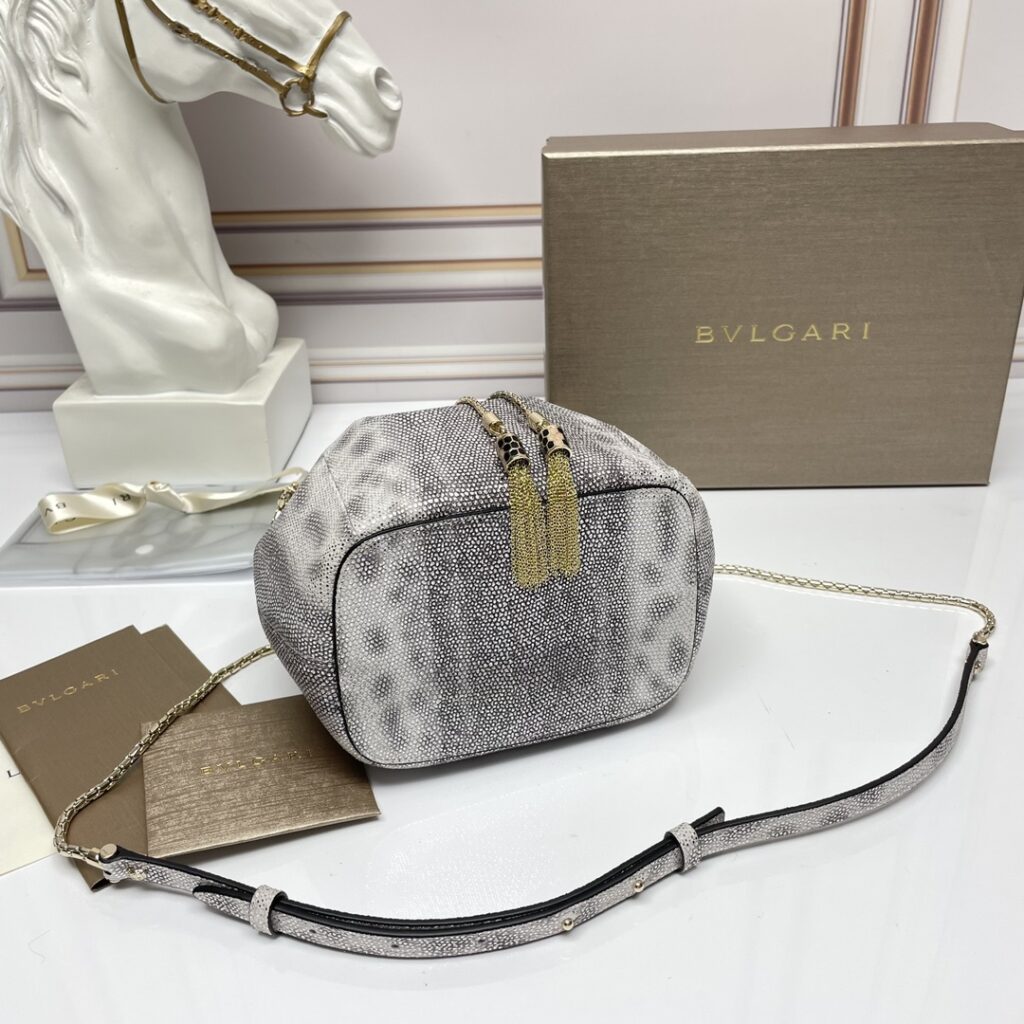 BVLGARI 宝格丽 经典蛇头包 限量水桶包 真皮单肩斜挎包7色 – Image 17 BVLGARI 宝格丽 经典蛇头包 限量水桶包 真皮单肩斜挎包7色 – Image 17